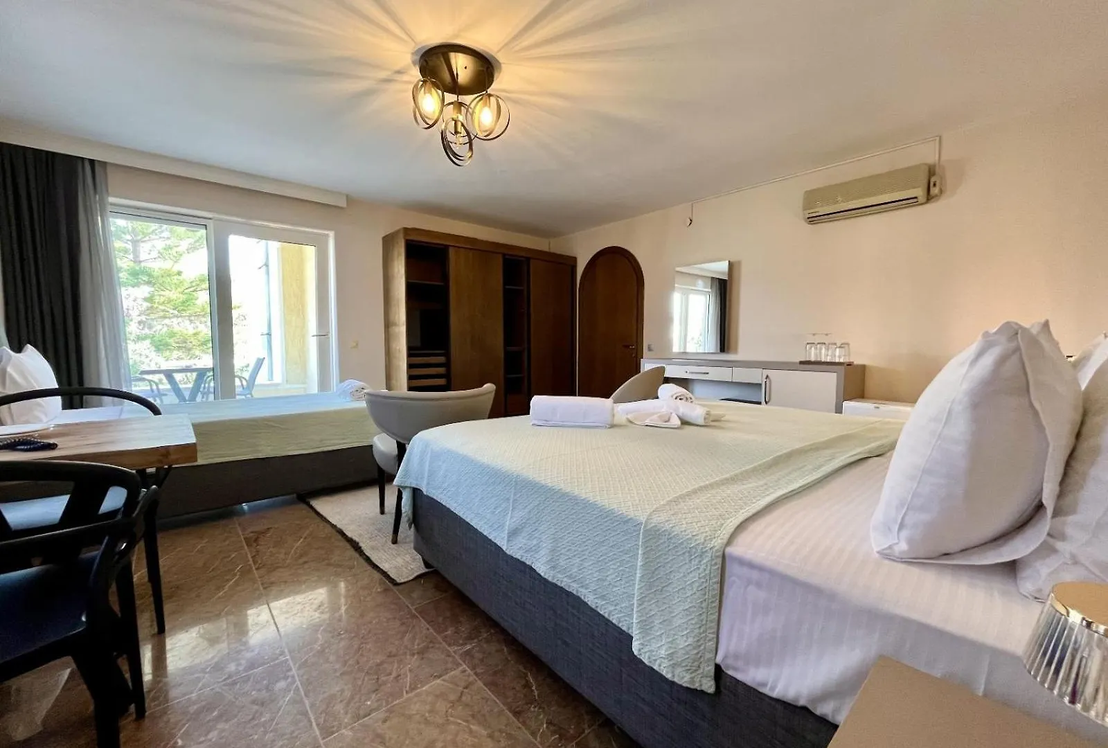 Farrys Boutique Hotel & Beach Club - Yalikavak